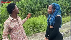 Redare Ebony Milf este futut tare în satul ei în timpul Crăciunului