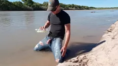 Play Public Pissing and Cumshot in Jeans on the Rio Grande