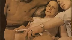 تشغيل الجدات قرنية في الرجعية الثلاثي - MILFs المشعر و gilfs