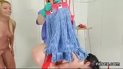Oynat Busty anal hasta, terk edilmiş sığınmada yoğun bdsm tedavisine dayanır