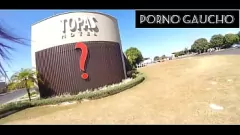 تشغيل جوي كاردوزو تحصل على مؤخرتها مارس الجنس من قبل أحمر الشعر الساخن بأرجل طويلة في أوبيرلانديا