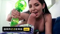 Afspelen pornofilms met klaarkomen in de mond gedwongen orale seks