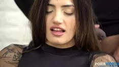 Oynat Bu kadar yüksekte bu olgun esmer kıçlı kadın olmalı