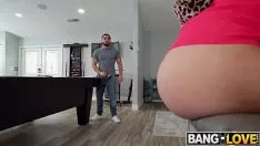 Play Creola lets her partner undress her as soon as she arrives at his house and he can