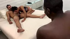 Reproducir Adolescente brasileña es follada duro por una BBC mientras su marido mira - Ana Clara Bintencourt