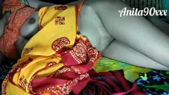 Sessão de sexo em casa da dona de casa indiana de Desi