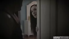 تشغيل Xnxx يبدأ الجنس المحرمات مع ابنة الإضفاء